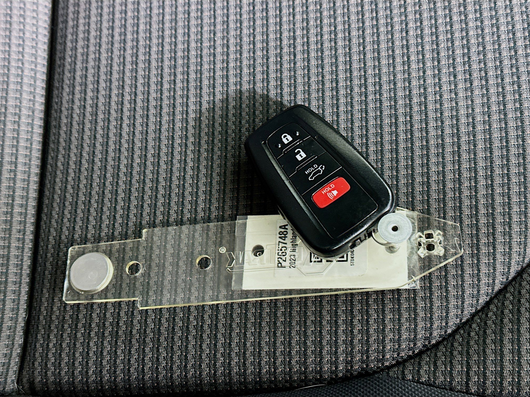 Used 2023 Toyota Highlander LE image 33