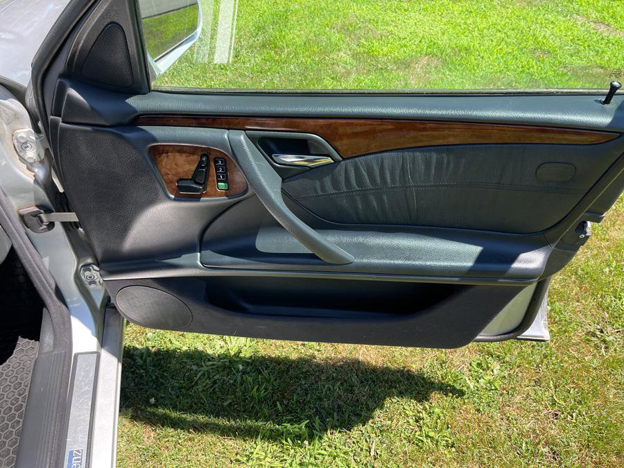 Used 2002 Mercedes-Benz E 320 4MATIC Wagon image 34