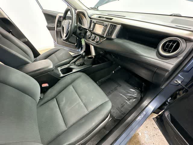 Used 2014 Toyota RAV4 LE AWD/4WD image 18