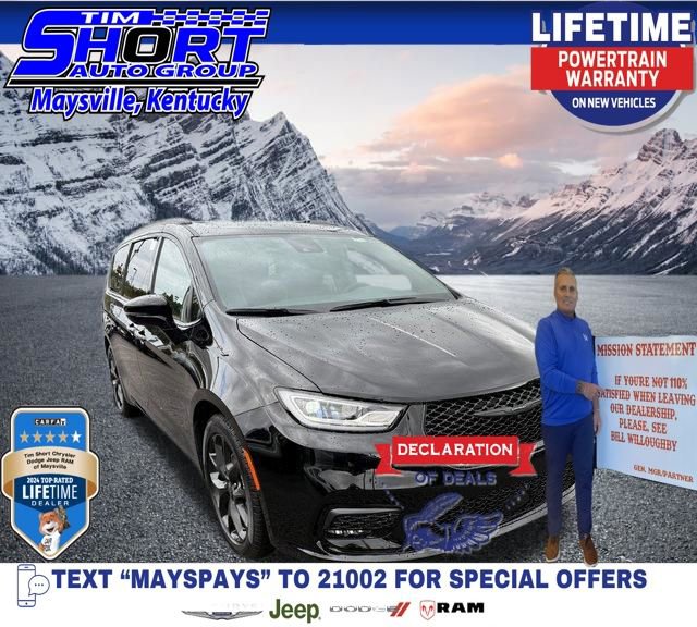 New 2026 Chrysler Pacifica Limited w/ Uconnect Theater Family Group image 1