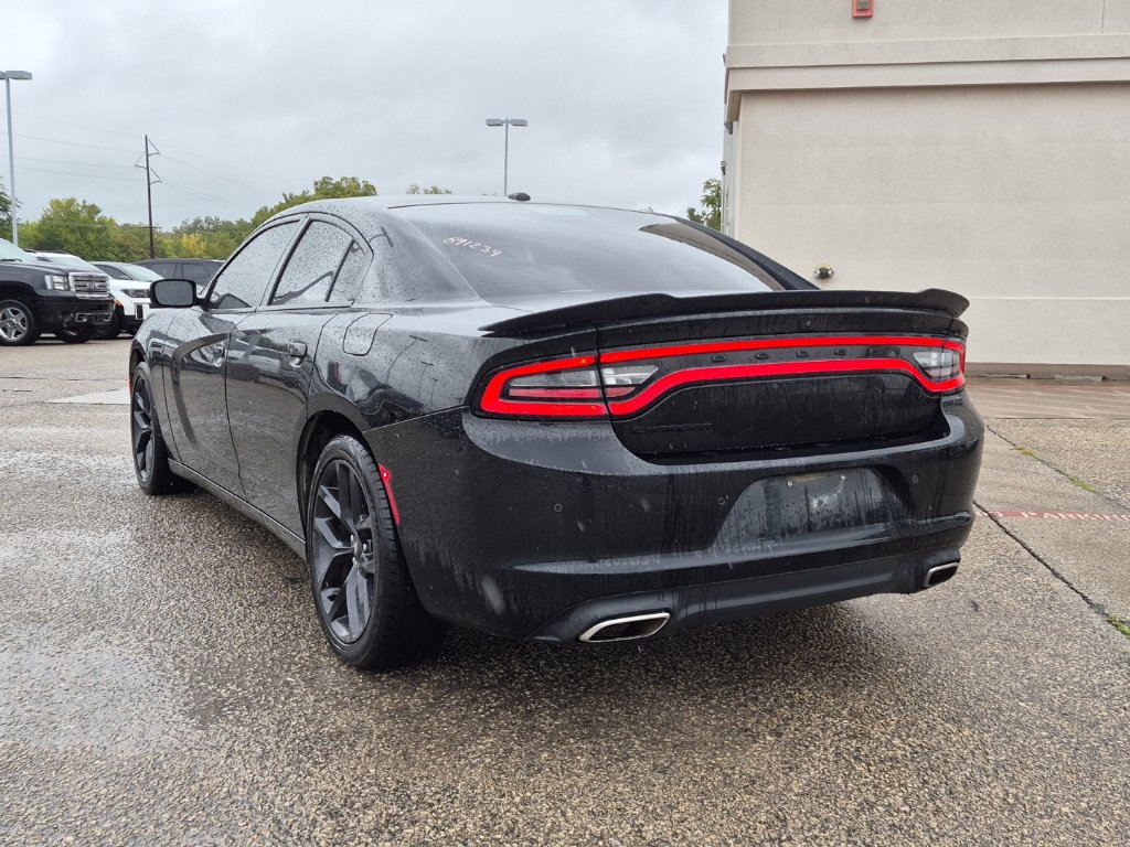 Used 2021 Dodge Charger SXT w/ Blacktop Package RWD image 4