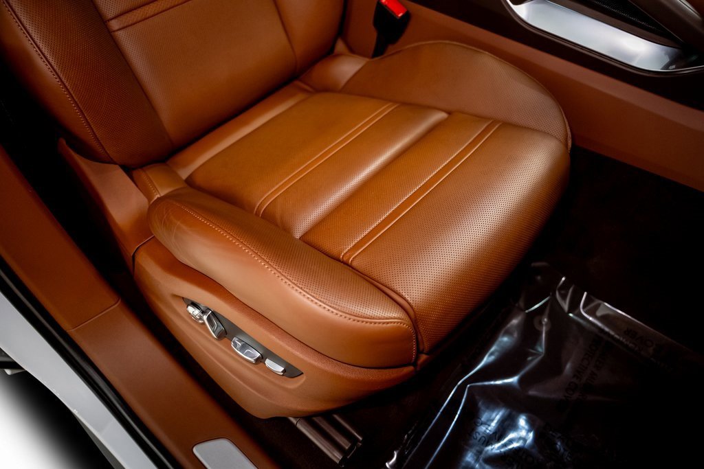 Used 2021 Porsche Cayenne Turbo image 30