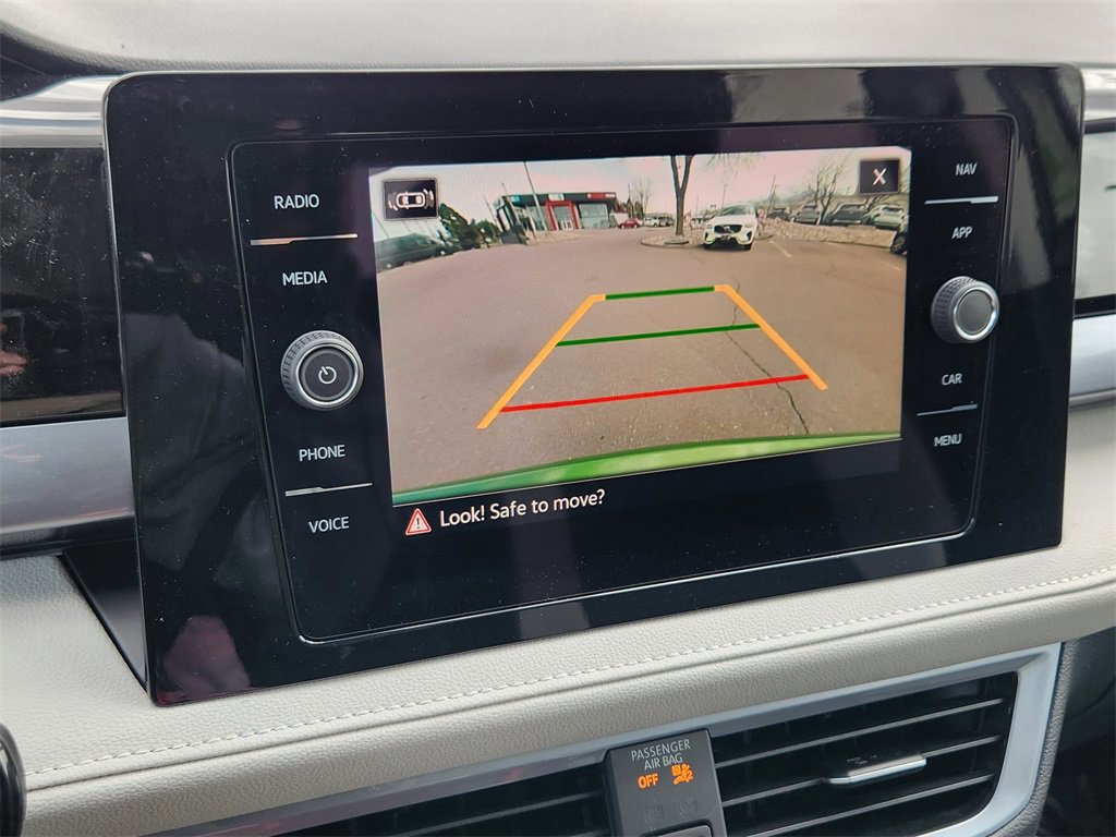 New 2025 Volkswagen Taos SEL image 19