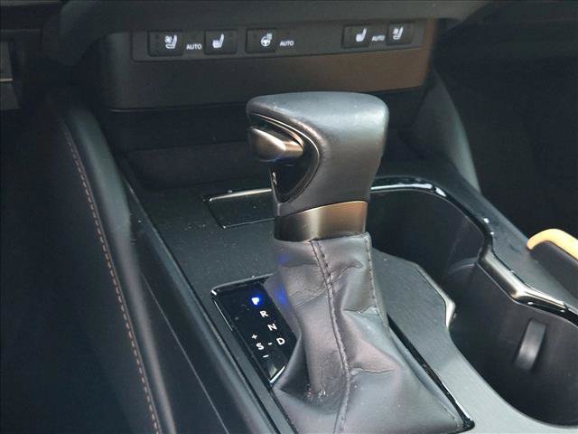 Used 2024 Lexus ES 350 w/ Premium Package FWD image 10