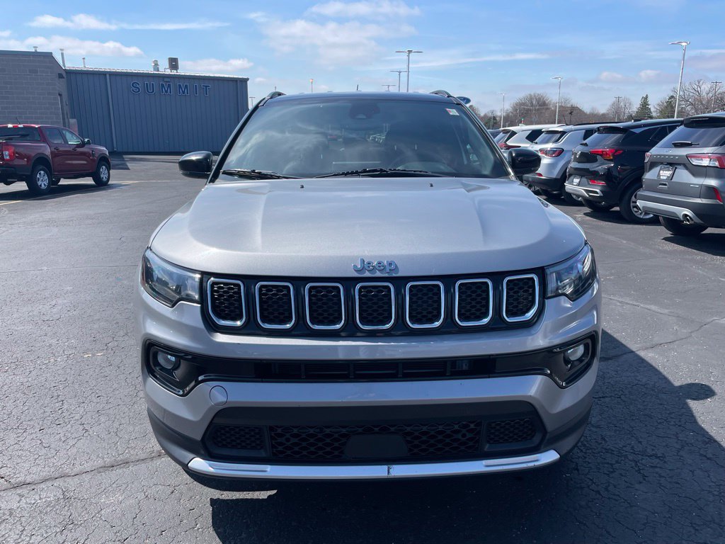 Used 2023 Jeep Compass Limited AWD/4WD image 23