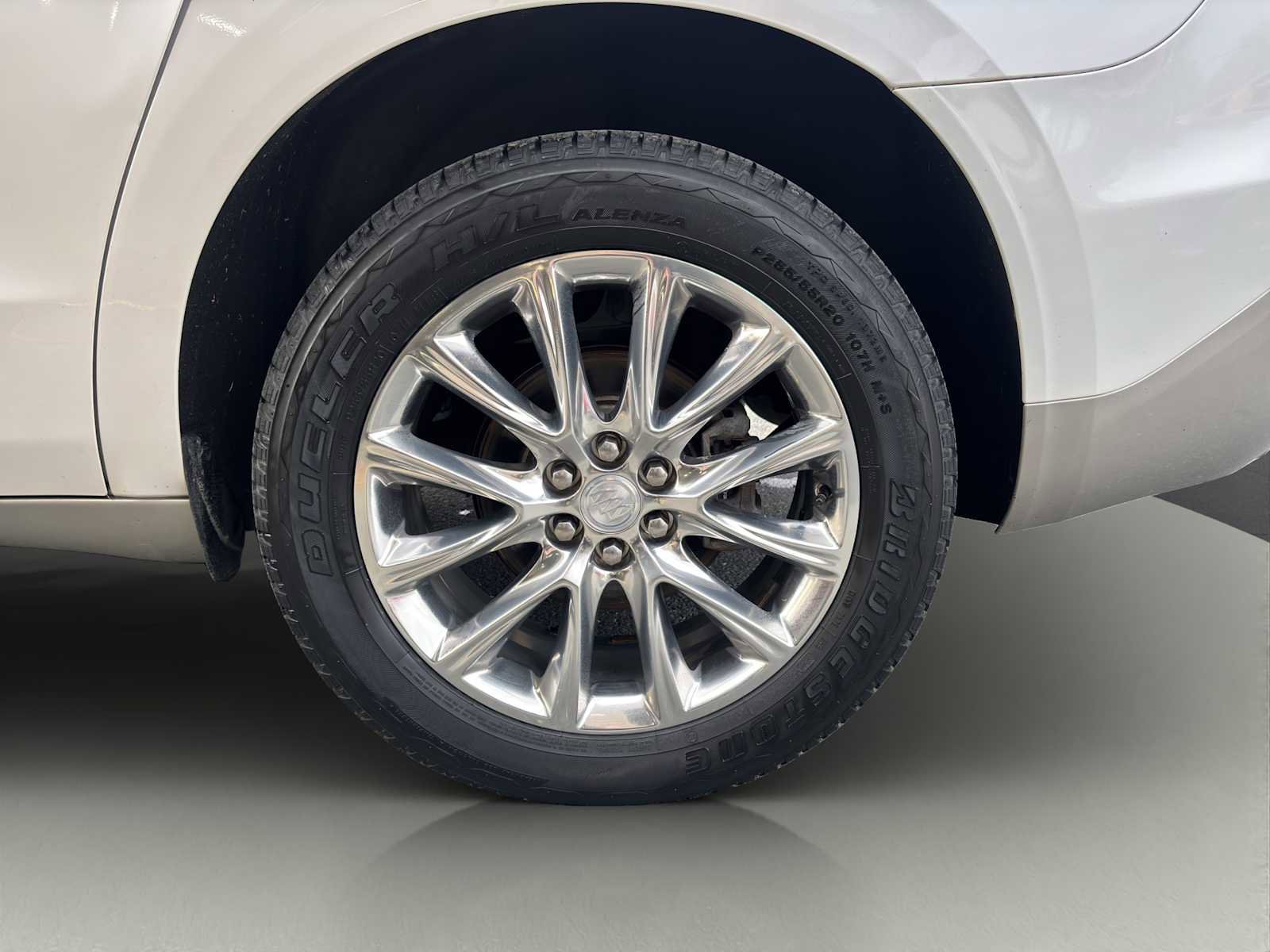 Used 2021 Buick Enclave Premium w/ Sun and Sites Package image 23