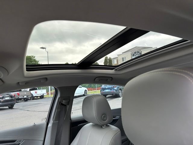 Used 2018 Chevrolet Impala LT w/ Sunroof and Spoiler Package FWD image 12
