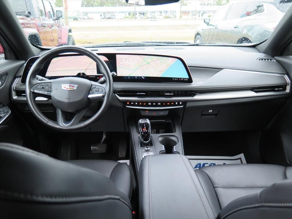 Used 2025 Cadillac XT4 Premium Luxury image 22