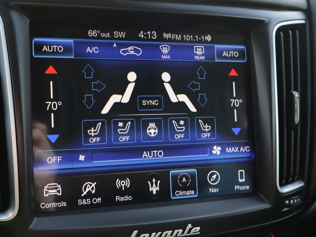 Used 2020 Maserati Levante GranLusso image 42