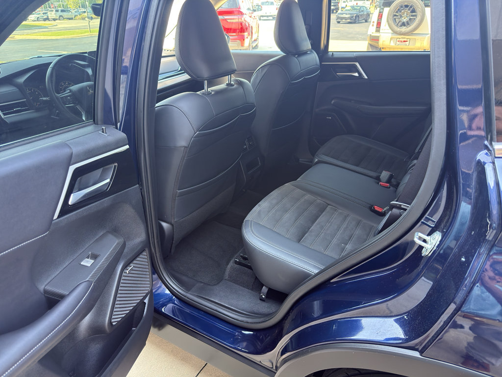 Used 2025 Mitsubishi Outlander SE AWD/4WD image 17