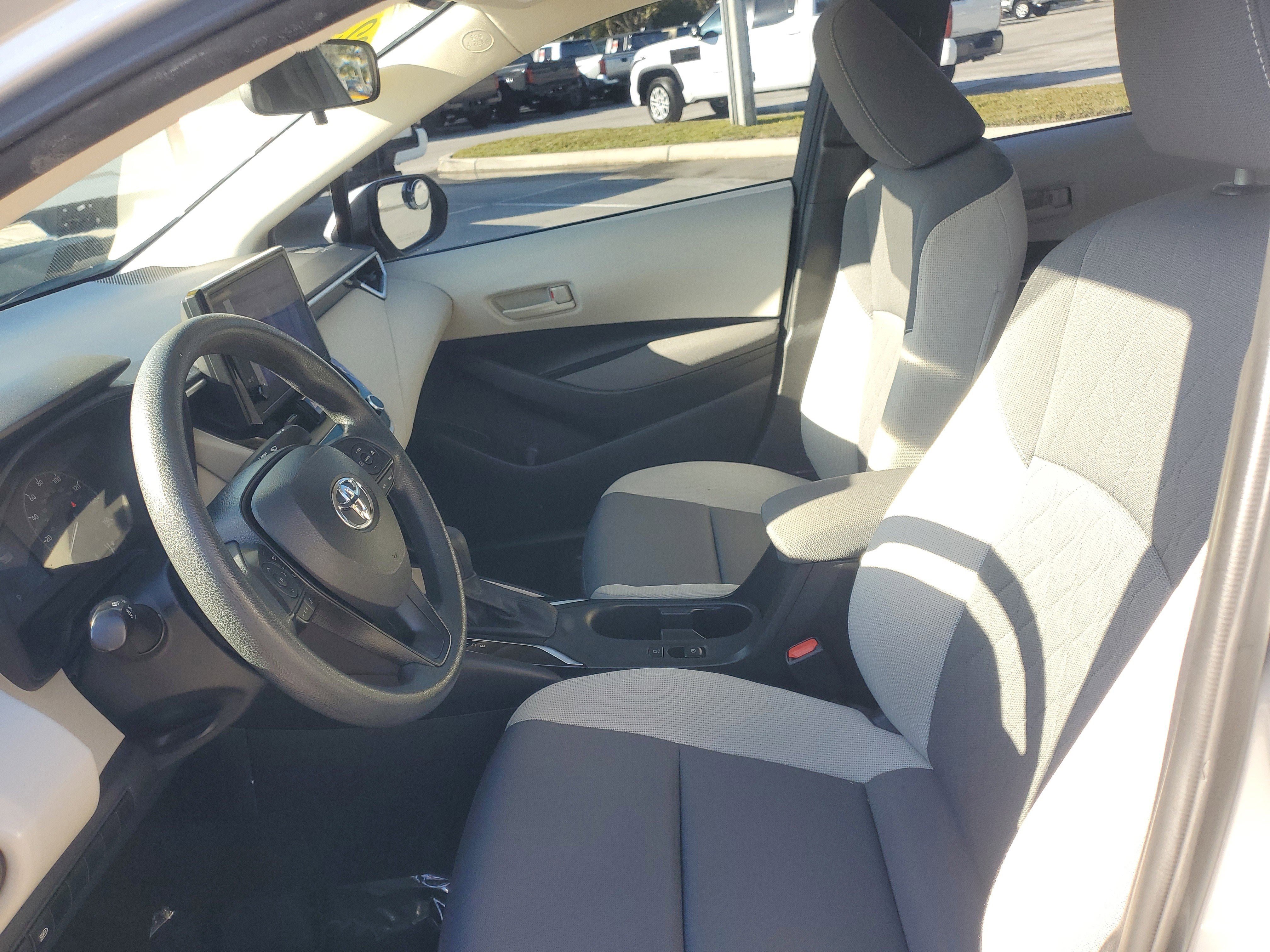 Used 2023 Toyota Corolla LE image 15