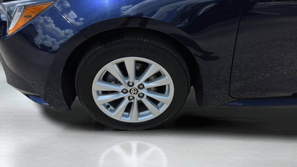 Used 2024 Toyota Corolla LE w/ LE Convenience Package image 10