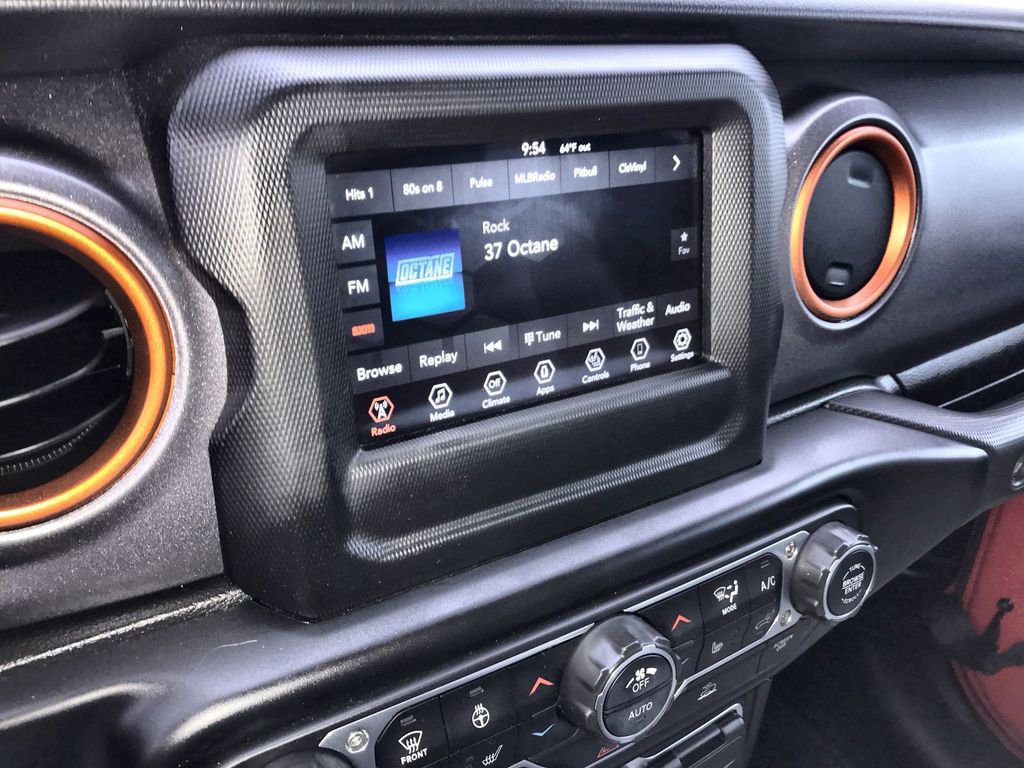 Used 2021 Jeep Gladiator Mojave w/ Cold Weather Group image 16