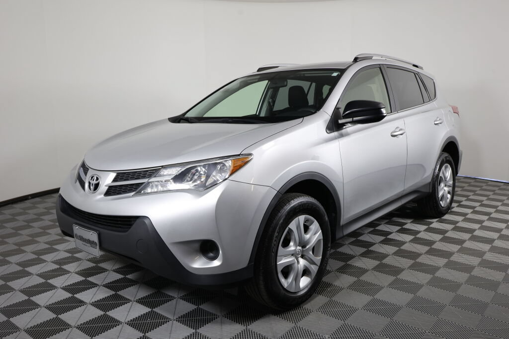 Used 2015 Toyota RAV4 LE AWD/4WD image 5