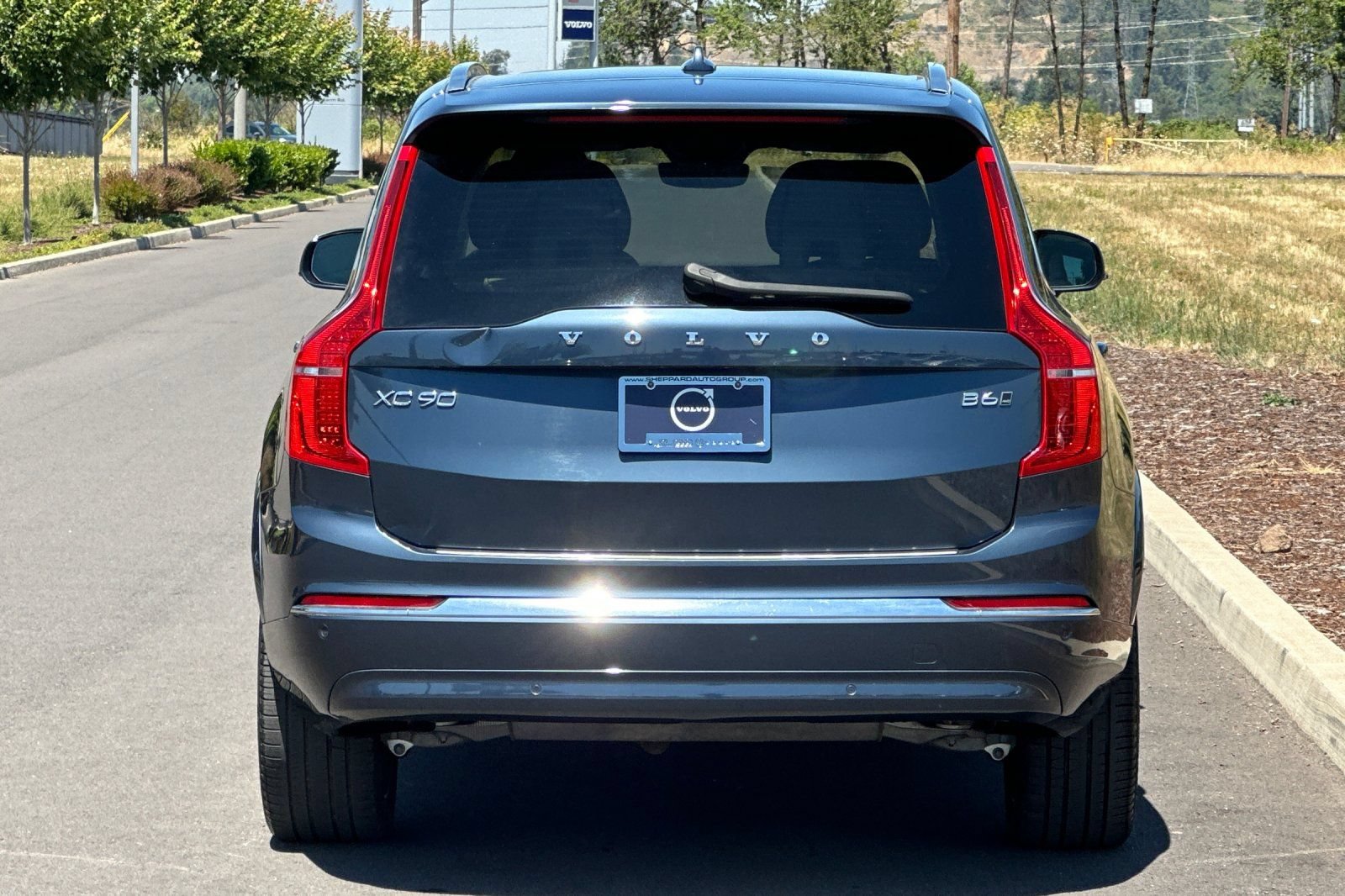 Used 2023 Volvo XC90 B6 Plus w/ Protection Package Premier AWD/4WD image 4