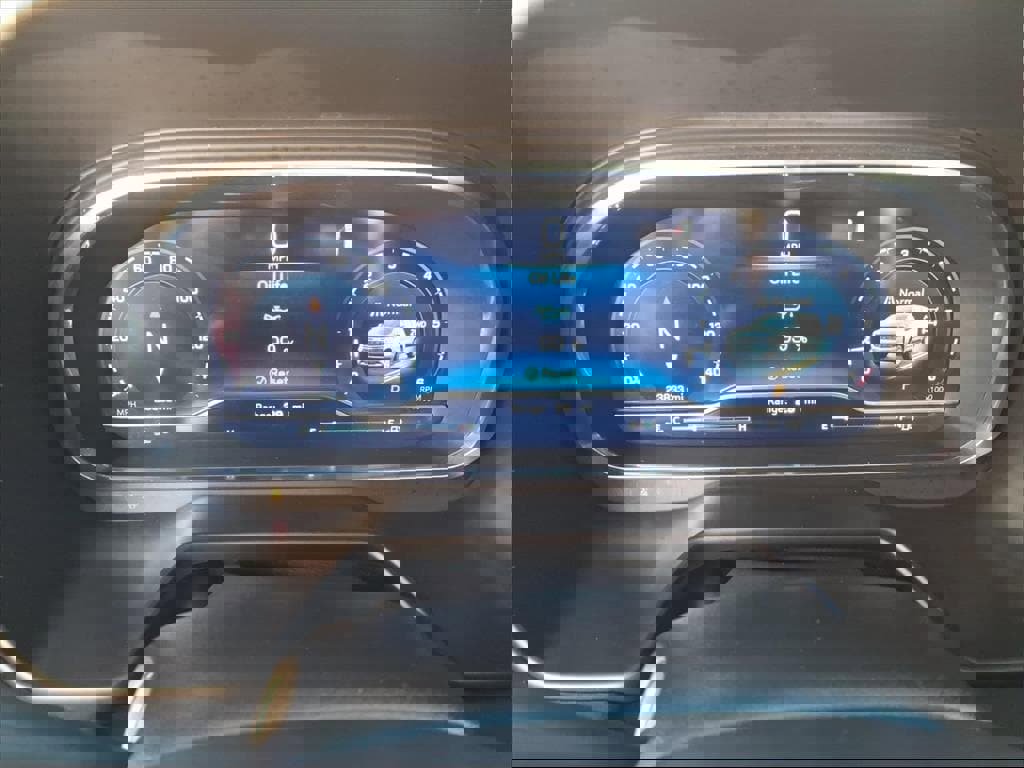 Used 2023 Chevrolet Tahoe Z71 w/ Luxury Package image 29