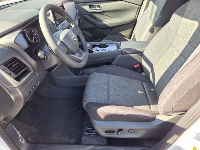 New 2026 Nissan Rogue SV FWD image 9