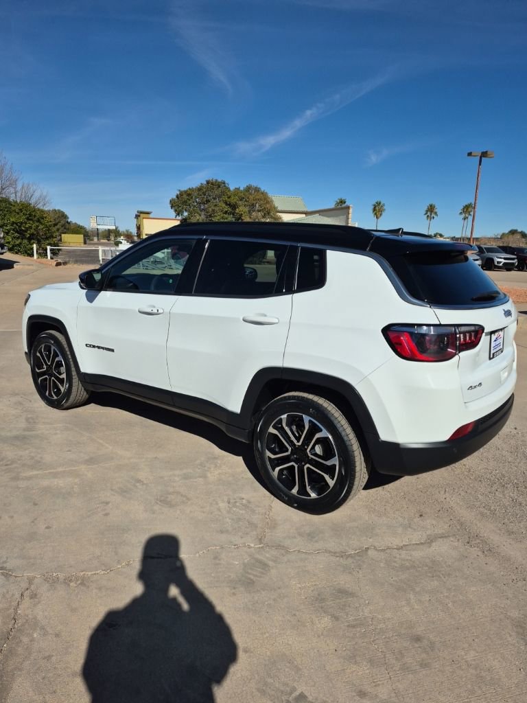 Used 2024 Jeep Compass Limited AWD/4WD image 7