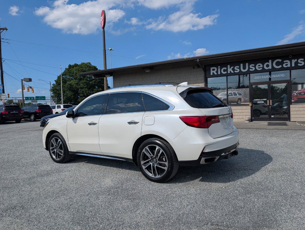Used 2017 Acura MDX w/ Advance Package AWD/4WD image 9
