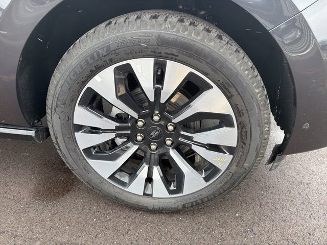 Used 2025 Ford Expedition Max Platinum w/ Driver's Package image 3