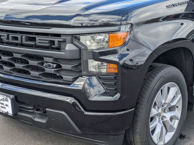 Used 2023 Chevrolet Silverado 1500 Custom w/ LPO, Dark Essentials Package image 9