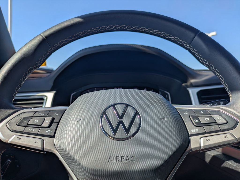 Certified 2022 Volkswagen Atlas Cross Sport SE image 32