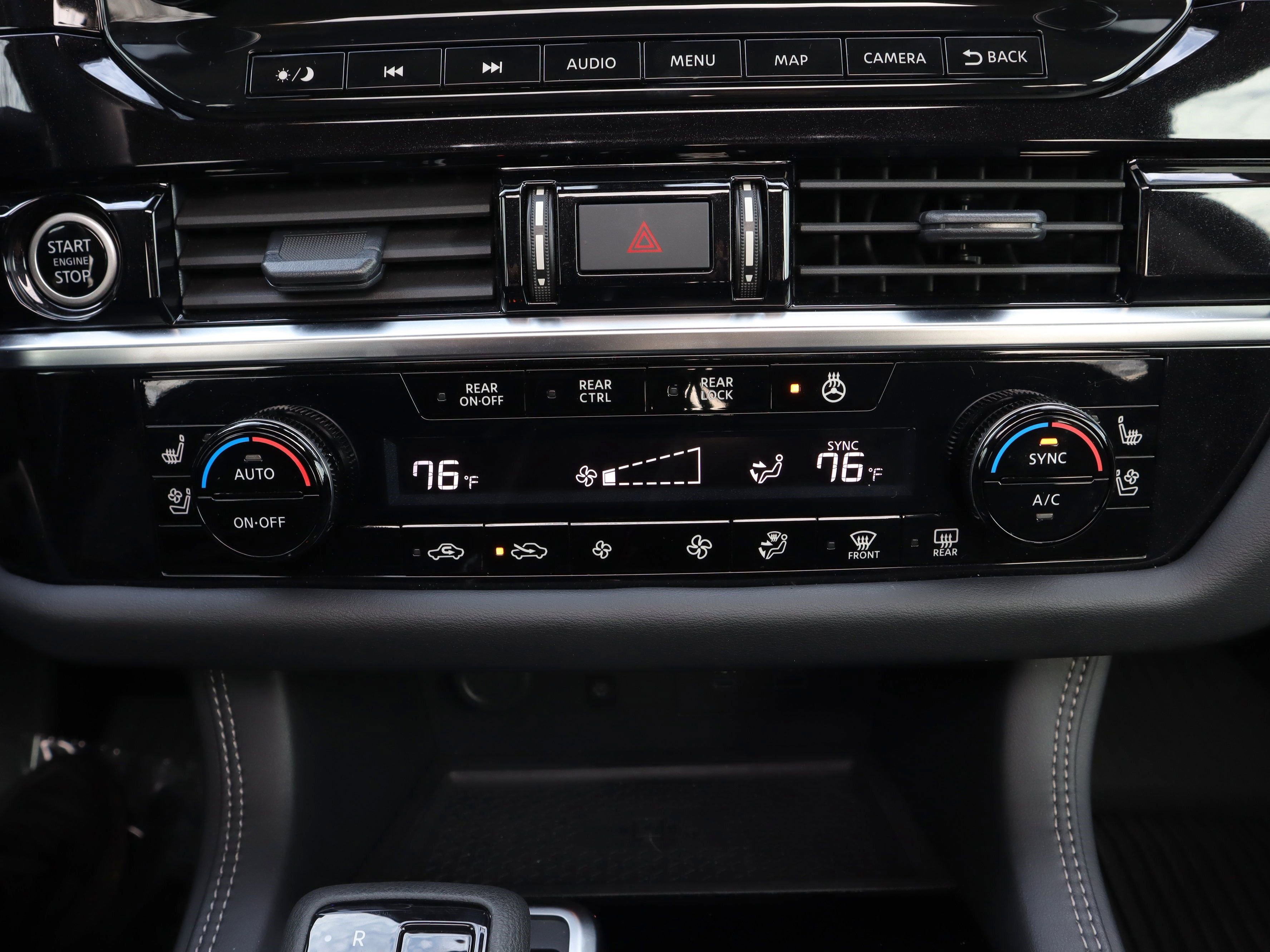 Used 2024 Nissan Pathfinder Platinum image 16