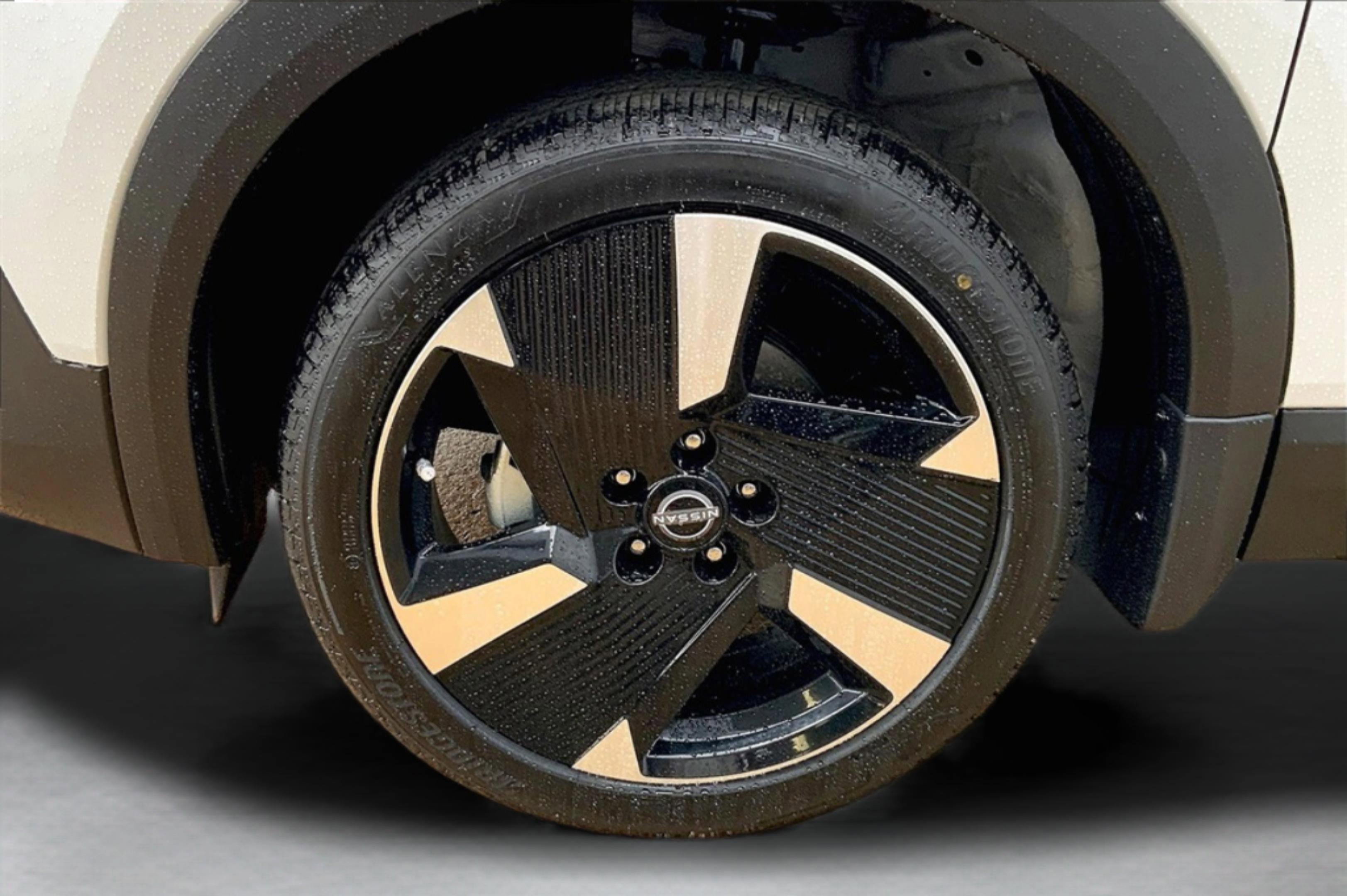 New 2025 Nissan Kicks SR image 12