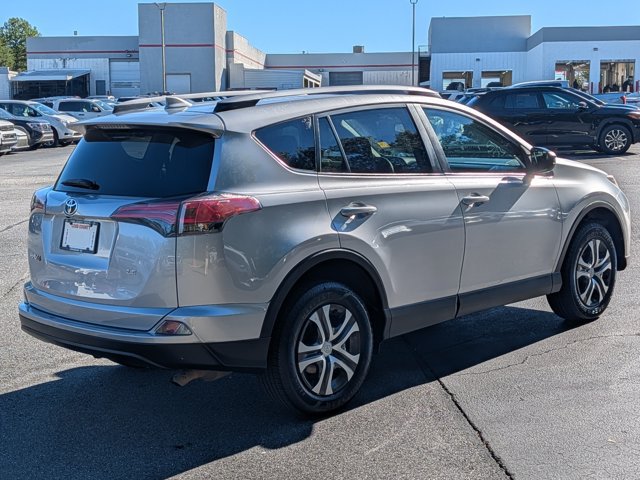 Used 2017 Toyota RAV4 LE FWD image 7
