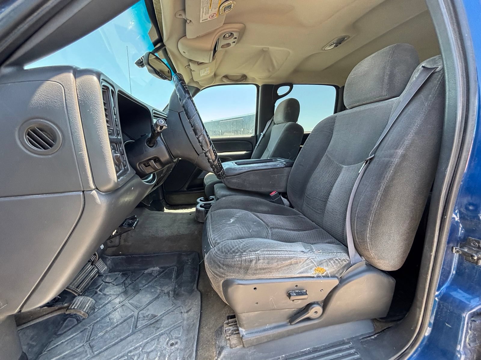 Used 2004 Chevrolet Silverado 2500 LS w/ Skid Plate Package AWD/4WD image 5