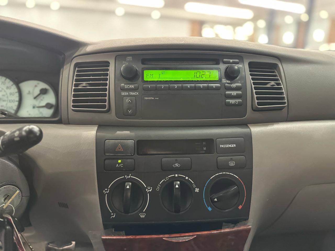 Used 2003 Toyota Corolla CE FWD image 17