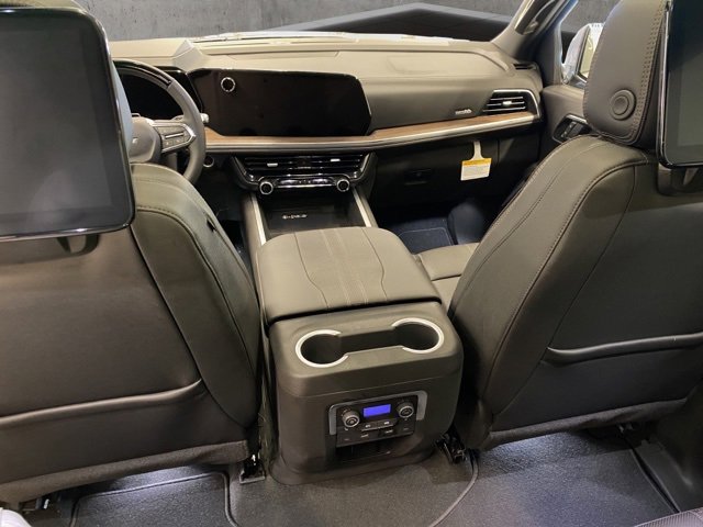 New 2026 Chevrolet Suburban High Country image 13