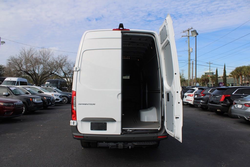 New 2025 Mercedes-Benz Sprinter 4500 image 27