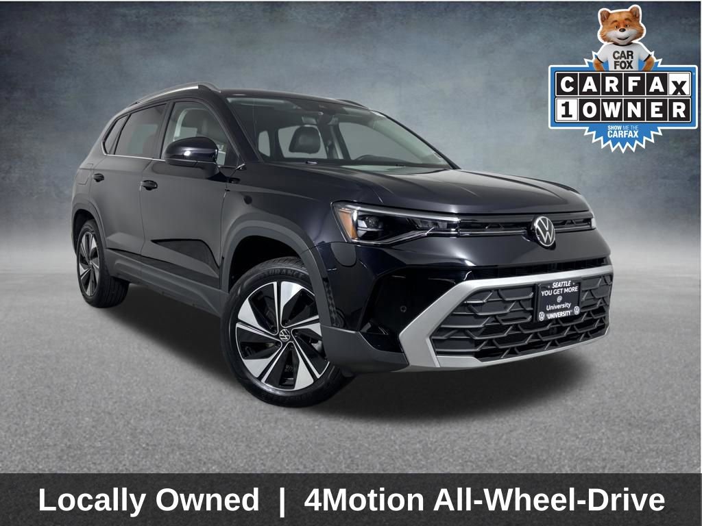 Used 2025 Volkswagen Taos SE AWD/4WD image 1