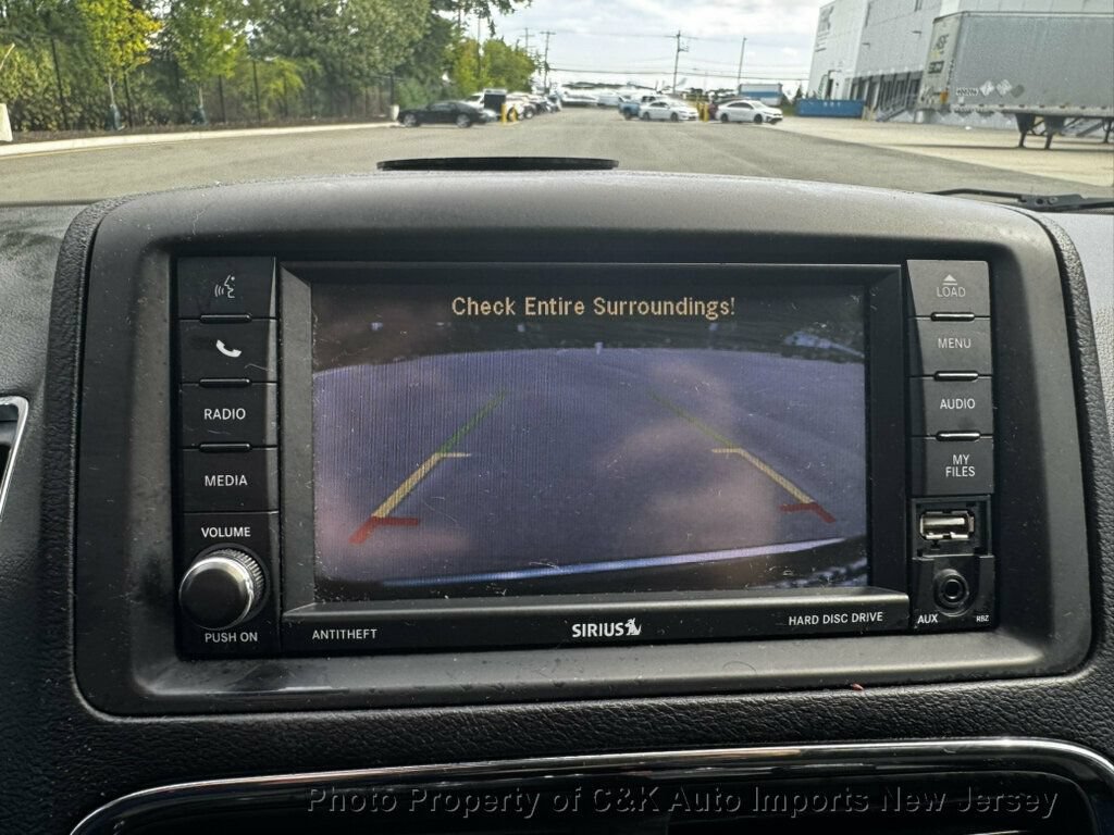 Used 2019 Dodge Grand Caravan SE w/ UConnect Hands-Free Group FWD image 18
