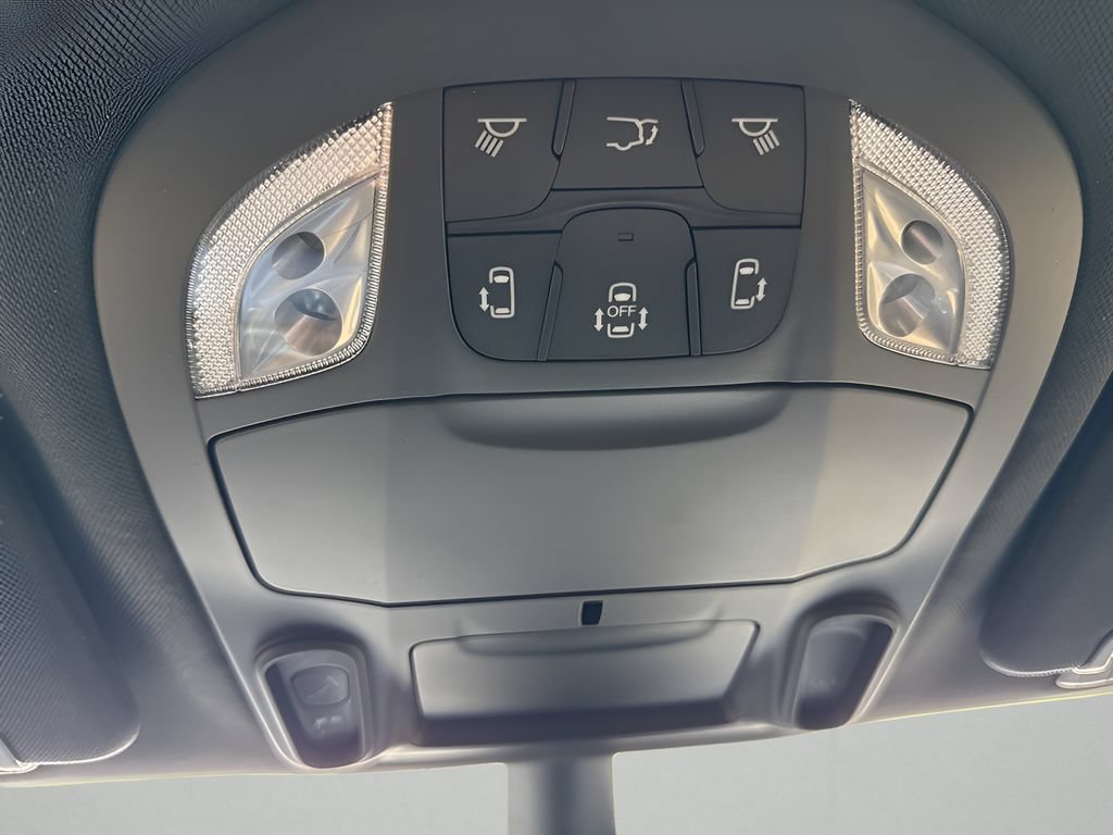 New 2026 Chrysler Pacifica Select AWD/4WD image 36