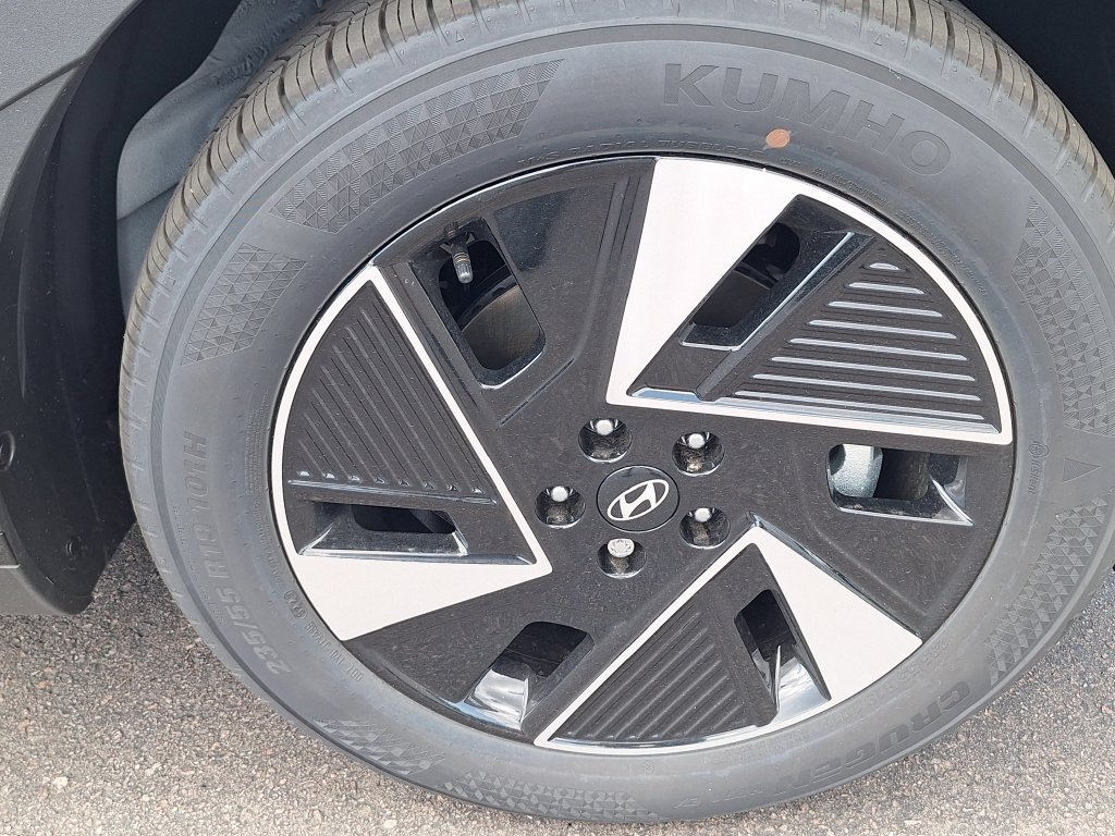 New 2026 Hyundai Ioniq 5 SE AWD/4WD image 30