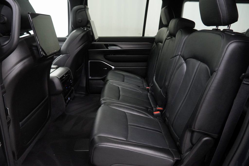 Certified 2024 Jeep Wagoneer Series II AWD/4WD image 20