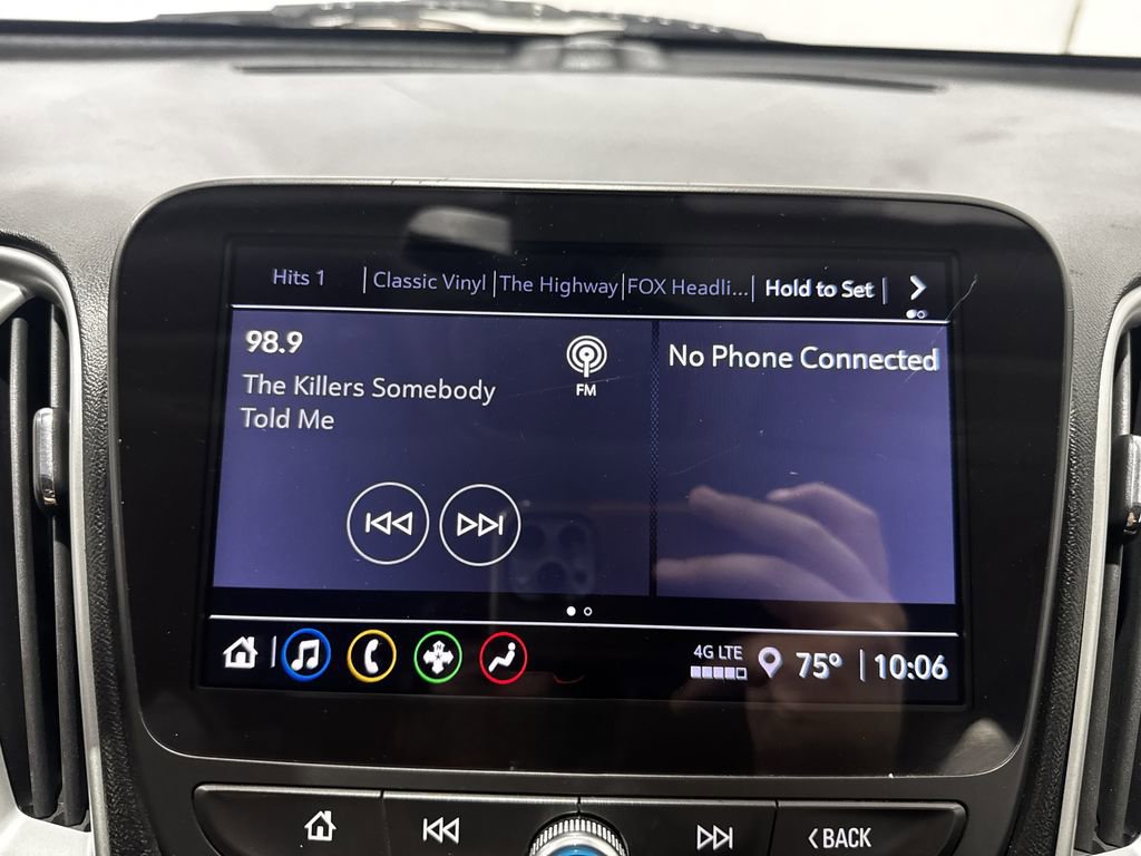 Used 2022 Chevrolet Malibu LT image 3