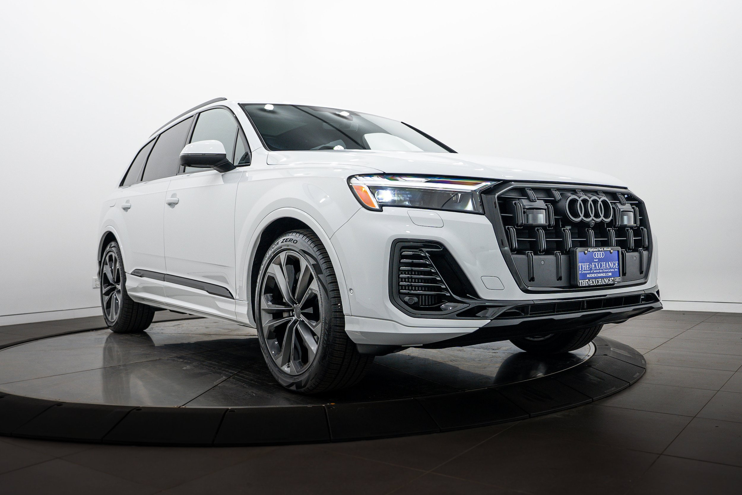 Used 2026 Audi Q7 3.0T Premium Plus w/ Premium Plus Package AWD/4WD image 1
