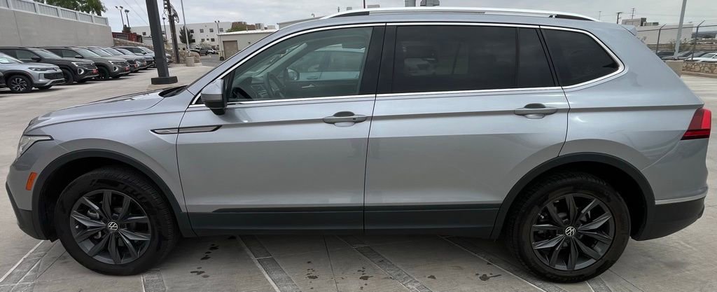 Used 2023 Volkswagen Tiguan SE AWD/4WD image 5