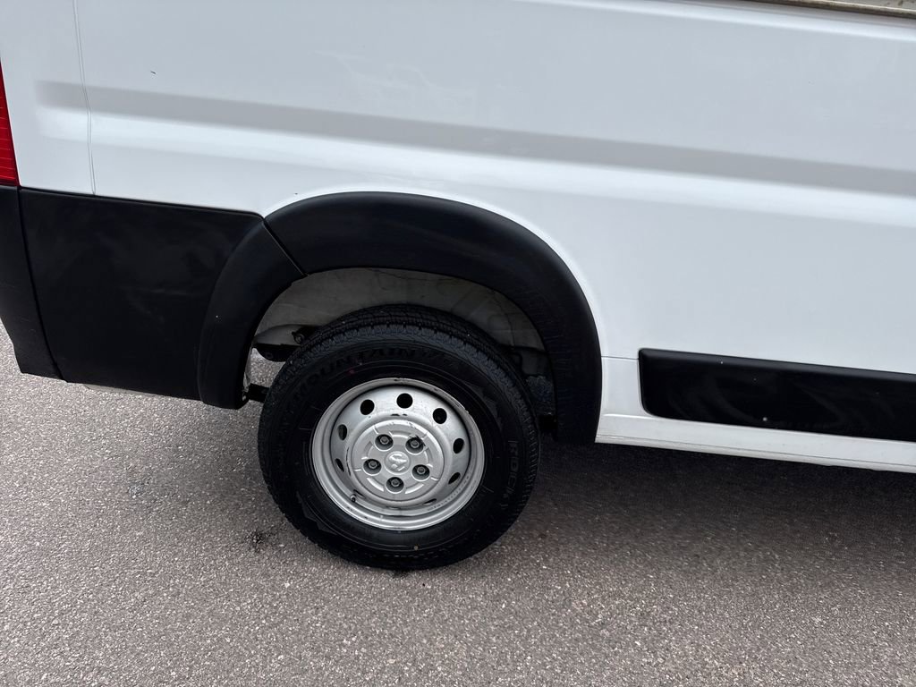 Used 2019 RAM ProMaster 2500 w/ Premium Appearance Group FWD image 25