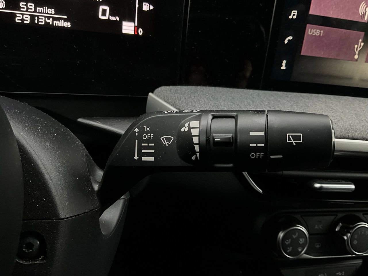 Used 2025 Nissan Kicks SV image 33