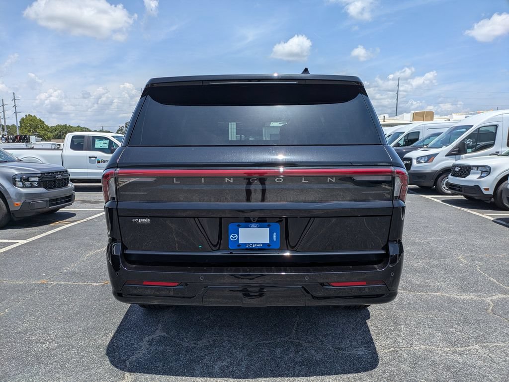 New 2027 Lincoln Navigator Reserve AWD/4WD image 5