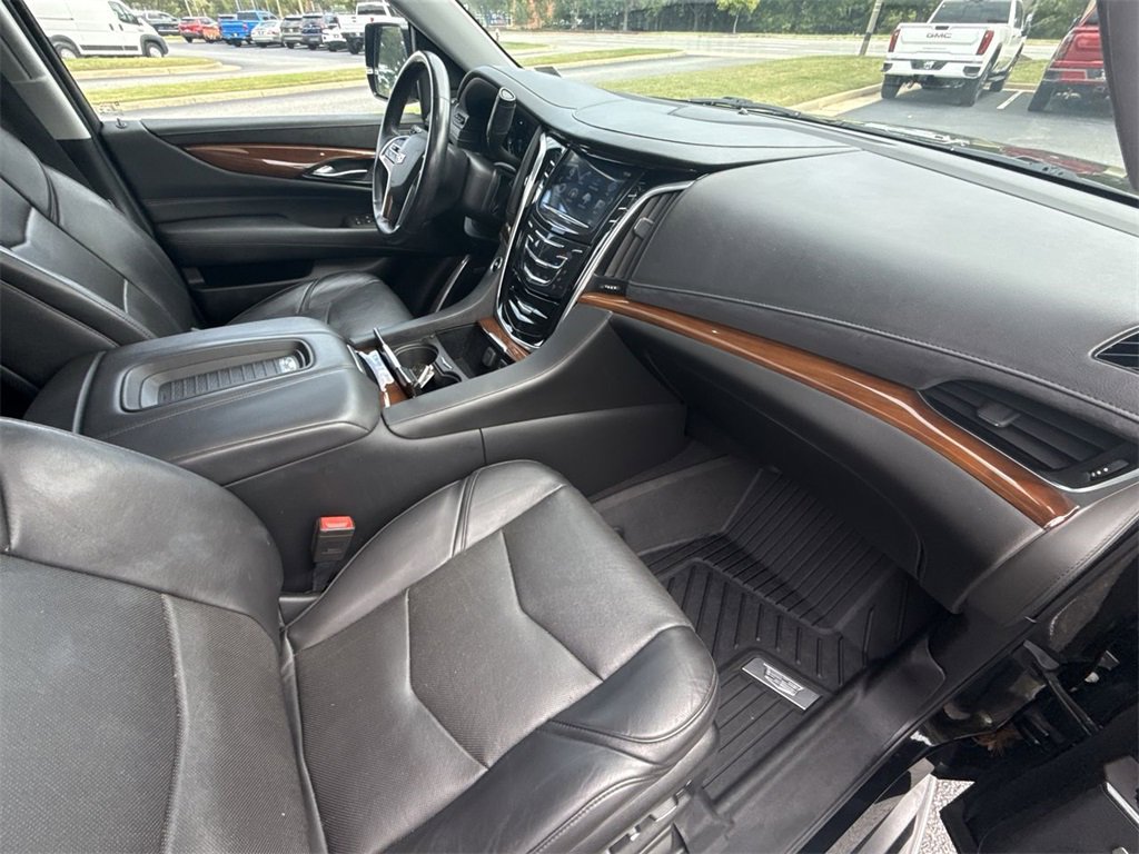 Certified 2020 Cadillac Escalade Luxury w/ Escalade Sport Edition image 29