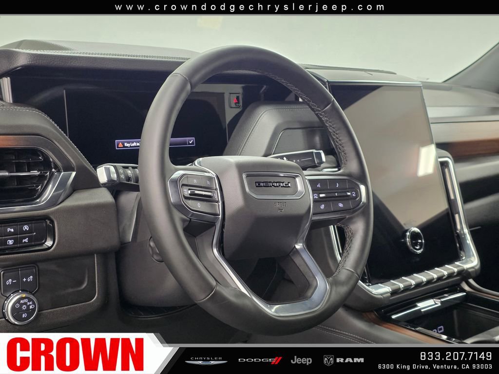 Used 2025 GMC Yukon XL Denali AWD/4WD image 29