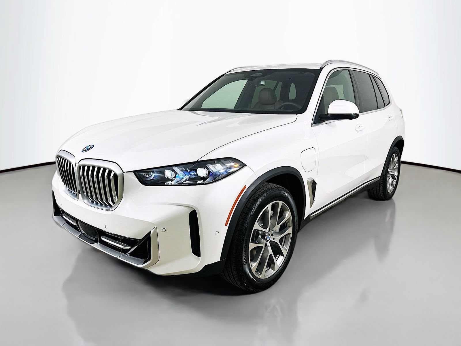 New 2026 BMW X5 xDrive50e w/ Premium Package