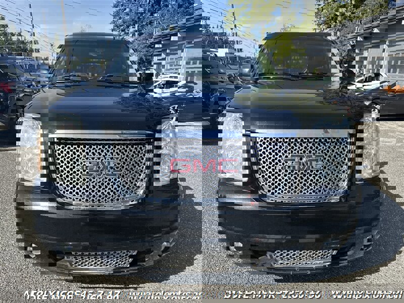 Used 2011 GMC Yukon Denali image 2