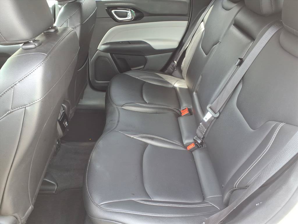 Used 2025 Jeep Compass Limited AWD/4WD image 12