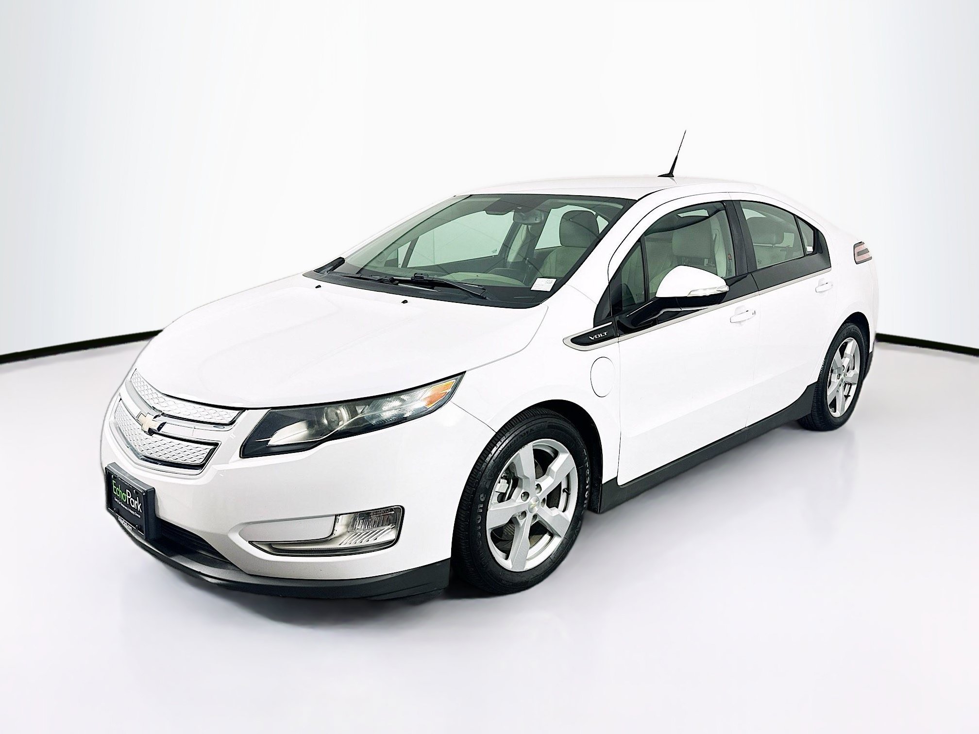 Used 2013 Chevrolet Volt Premium w/ Premium Trim Package FWD image 3